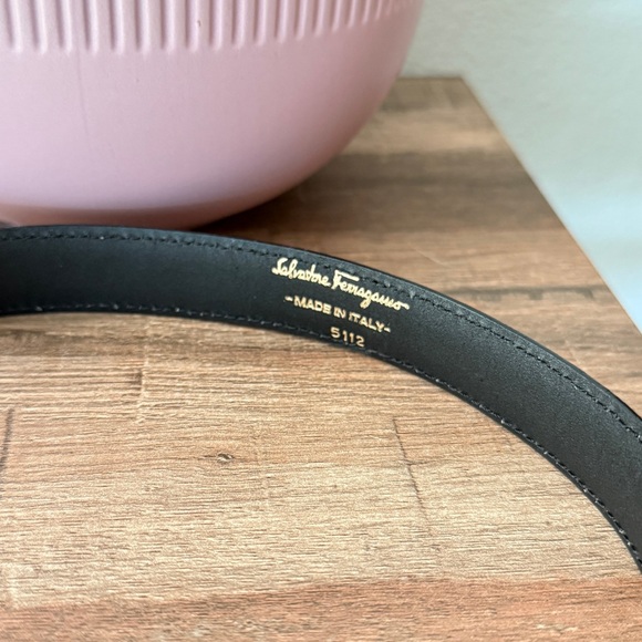 EUC Salvatore Ferragamo Gancini Suede Leather 72cm (28 inches) Belt - Picture 4 of 14